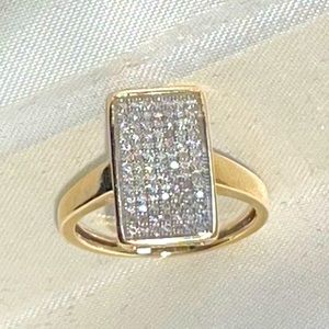 Ring Women / yellow gold 14k with sparkling dims.
